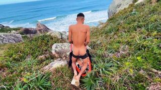 Watch Kinholiver and DropboyFloripa devouring surfer's brains on Florianopolis beach! - 11 image