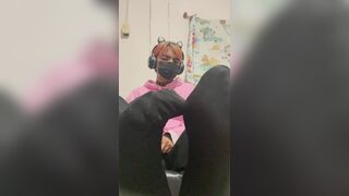 Watch how this amateur cutie Luminita_Femboy twerks her soles and takes off her feet - 2 image