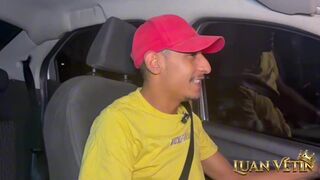 Luan Vetin and her friends engage in public bisexuality in a Uber car - 1 image