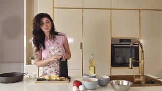 Kira Blooms and Oliver Strelly get their young studs off in hot threesome action with models and models in food bloggers - 4 image