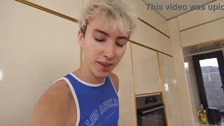 Kira Blooms and Oliver Strelly get their young studs off in hot threesome action with models and models in food bloggers - 9 image