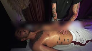 Fazendeiro's muscular body quivers with pleasure as Jonathan Massagista massages it on the table - 12 image