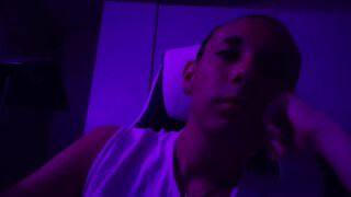 I look at the camera for an hour without doing anything - 3 image