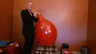 73) Giant Blimp Balloon Ride Cum and Pop plus 2 Big Reds - Balloonbanger - 4 image