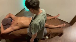 [Gay massage] A big amateur man came to receive a massage, so I made him feel little by little. - 7 image