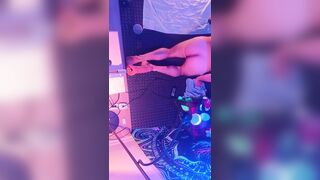 Machine gaping pups hole