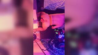 Machine gaping pups hole - 8 image