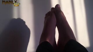 THE GOLDEN HOUR - THE ART OF FEET - MANLYFOOT - 3 image
