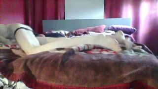 on a horny morning playing till cumshot