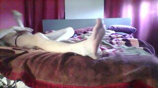 on a horny morning playing till cumshot