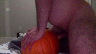 Two Str8 Bros Fuck a Pumpkin