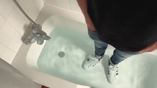 Superstar Sneakers in water - 2 image
