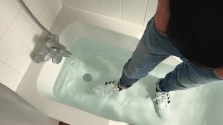 Superstar Sneakers in water - 3 image
