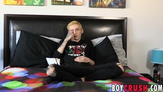 Adorable twink Justin Stone makes cock cum in solo interview - 3 image