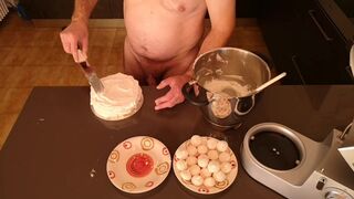 Cicci77 after having collected 50 grams of cum, prepares a sperm meringue cake! - 12 image