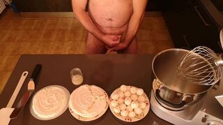 Cicci77 after having collected 50 grams of cum, prepares a sperm meringue cake! - 4 image