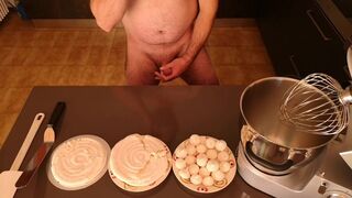 Cicci77 after having collected 50 grams of cum, prepares a sperm meringue cake! - 5 image