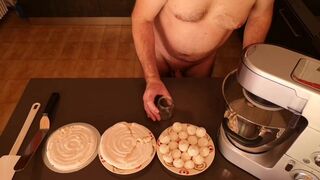 Cicci77 after having collected 50 grams of cum, prepares a sperm meringue cake! - 8 image