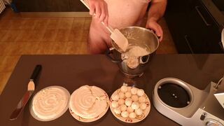 Cicci77 after having collected 50 grams of cum, prepares a sperm meringue cake! - 9 image