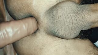 Tattooed guy play himself with big dildo - Porn Gay