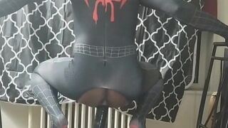 Spiderman ride the black - 10 image